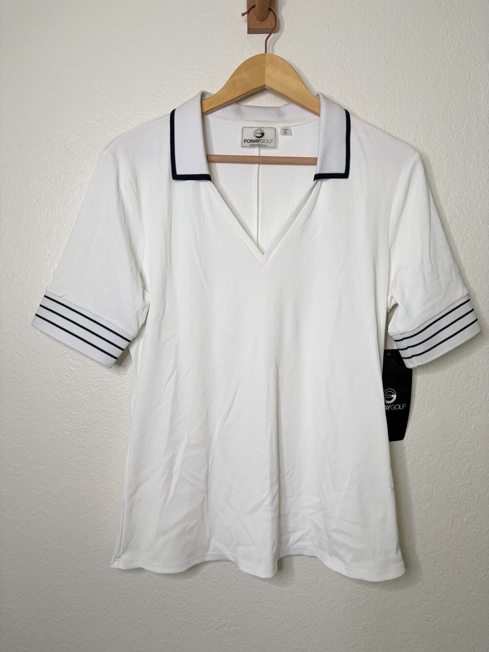 NWT Foray Golf V-Neck Short Sleeve Ribbed Polo in White Women's Size XL